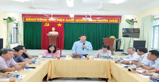 Đồng chí Bí thư Huyện ủy làm việc với Đảng ủy xã Bình Hòa, Tân Bình